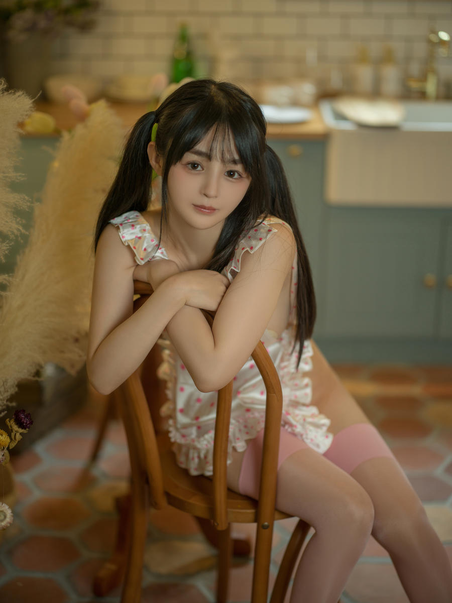 桜井宁宁(宁宁子同学) No.086 – 围裙厨房 [85P]
