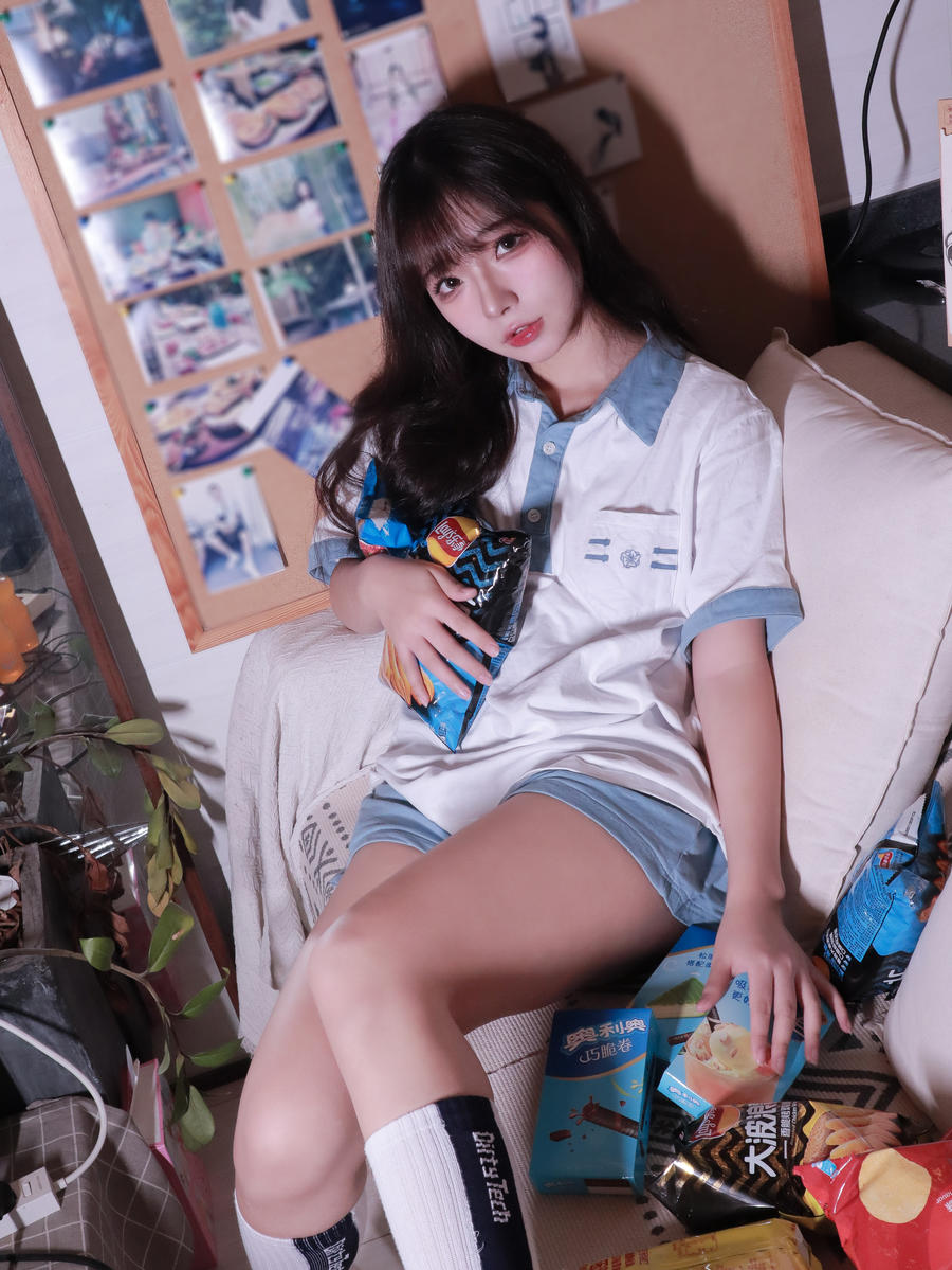 yuuhui玉汇(Kokuhui) No.072 – 蓝白条少女 [46P]