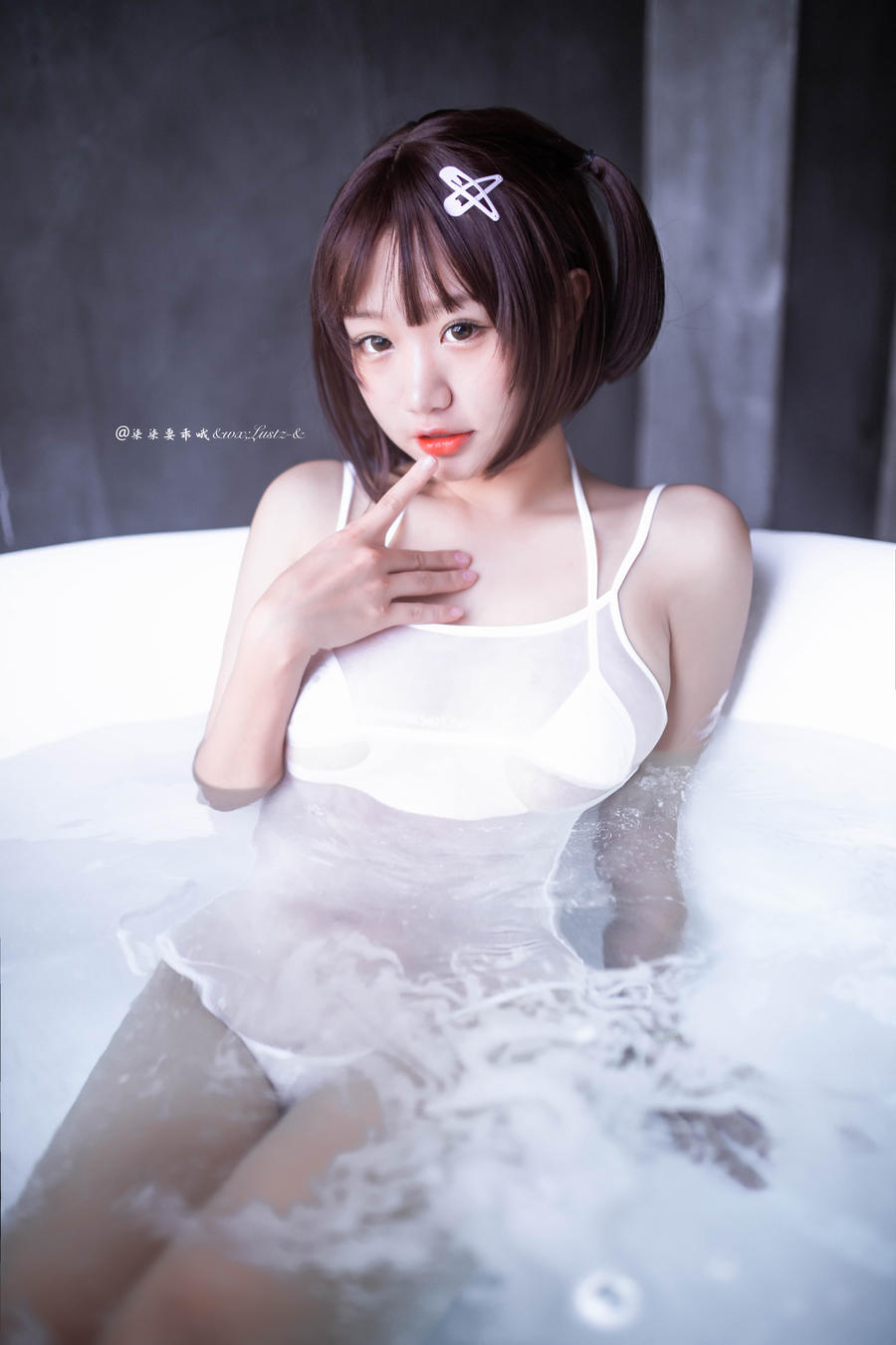 柒柒要乖哦 No.042 – 激凸死库水和白色Spa [34P]