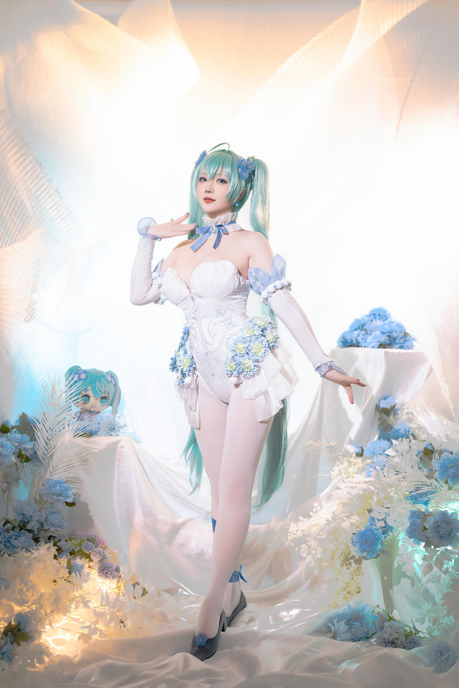 星之迟迟 No.221 – 2024年02月计划A 初音未来 粉蝶花精灵 [54P 1V]