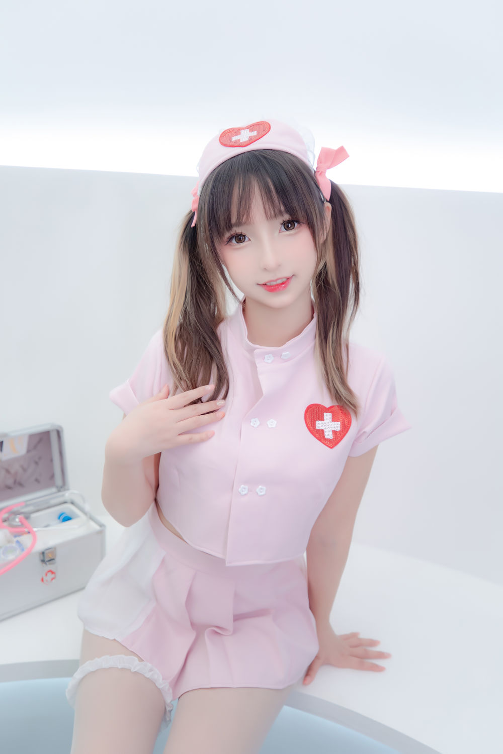 神楽坂真冬 No.076-白丝护士《心身バランス》 [150P 2V]