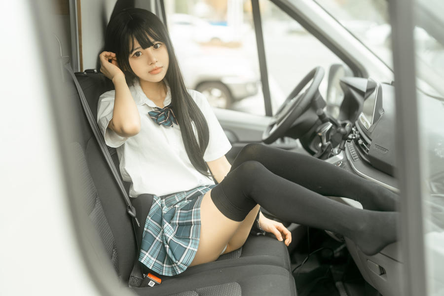 rua阮阮 No.008 – 房车JK [41P]