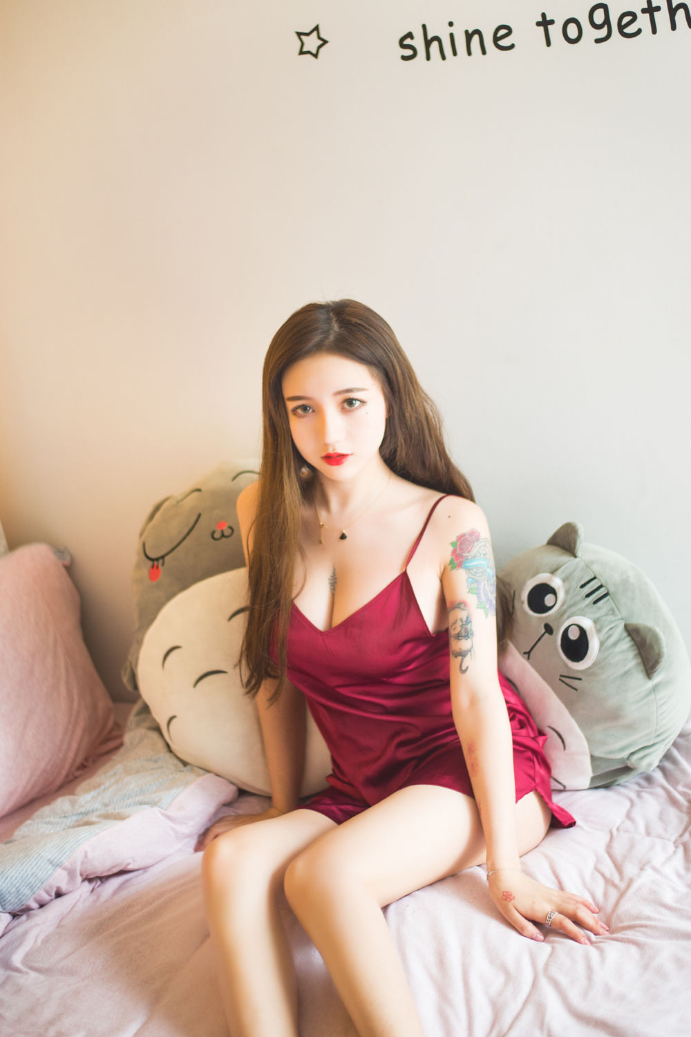洛丽塔大哥 No.002-吊带睡衣 [14P]