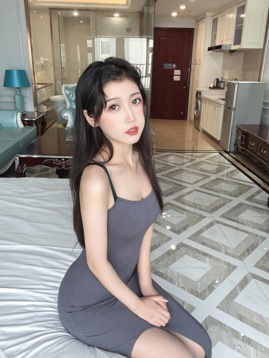 不呆猫 No.033-灰丝御姐 [40P 2V]