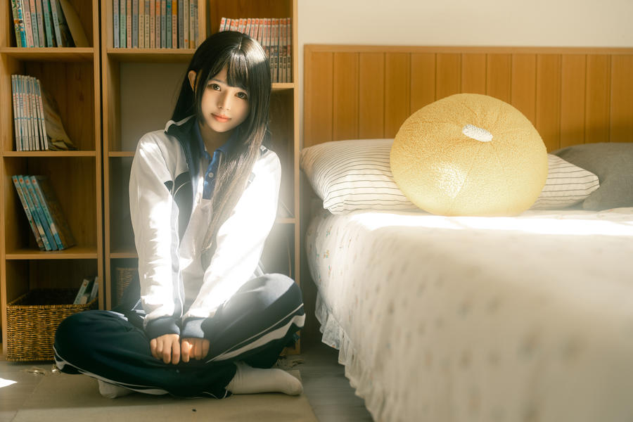 rua阮阮 No.002 – 居家少女 [40P]