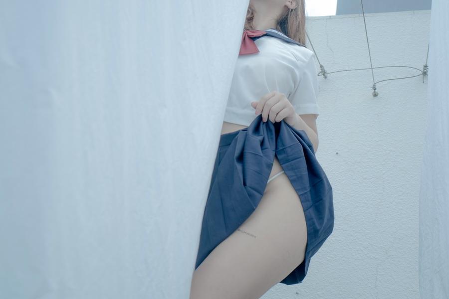 白烨妹纸 No.034-天台 [48P 1V]