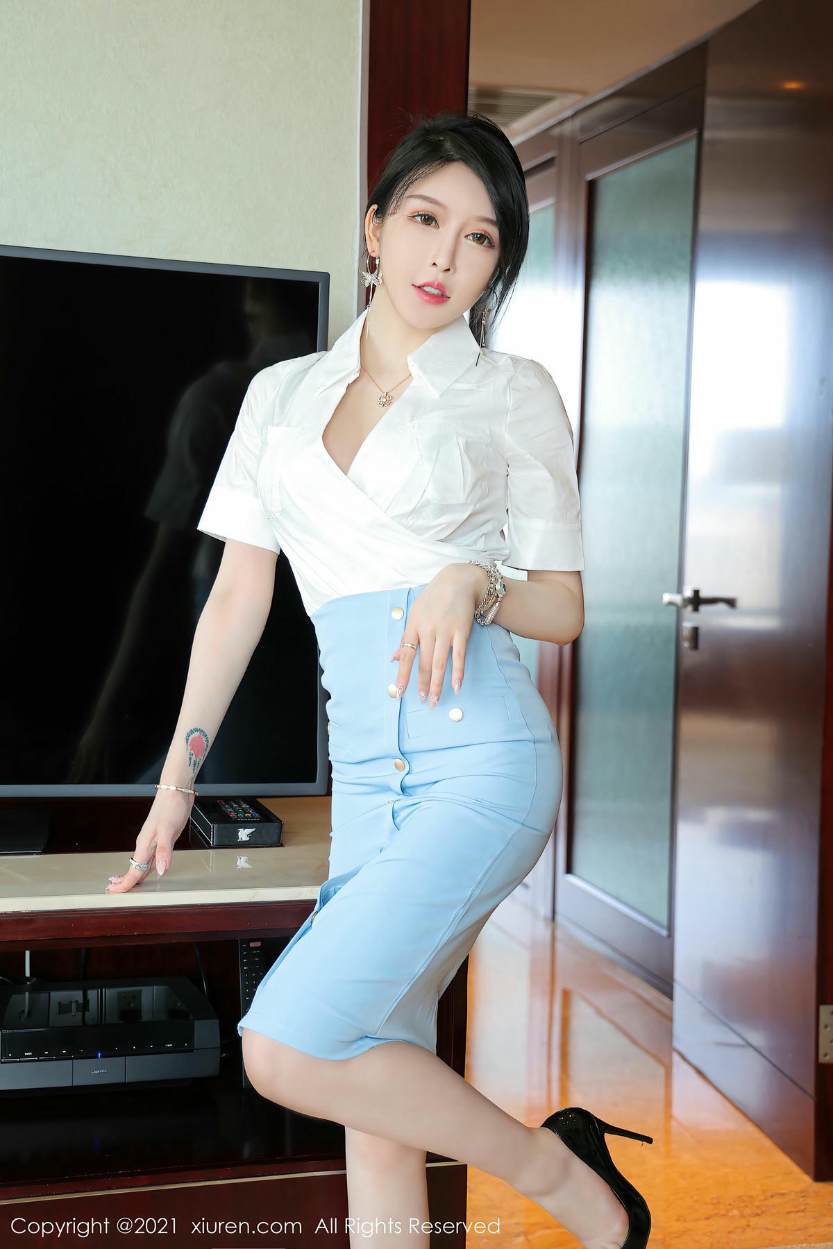 [XiuRen秀人网] No.3812 玉兔miki